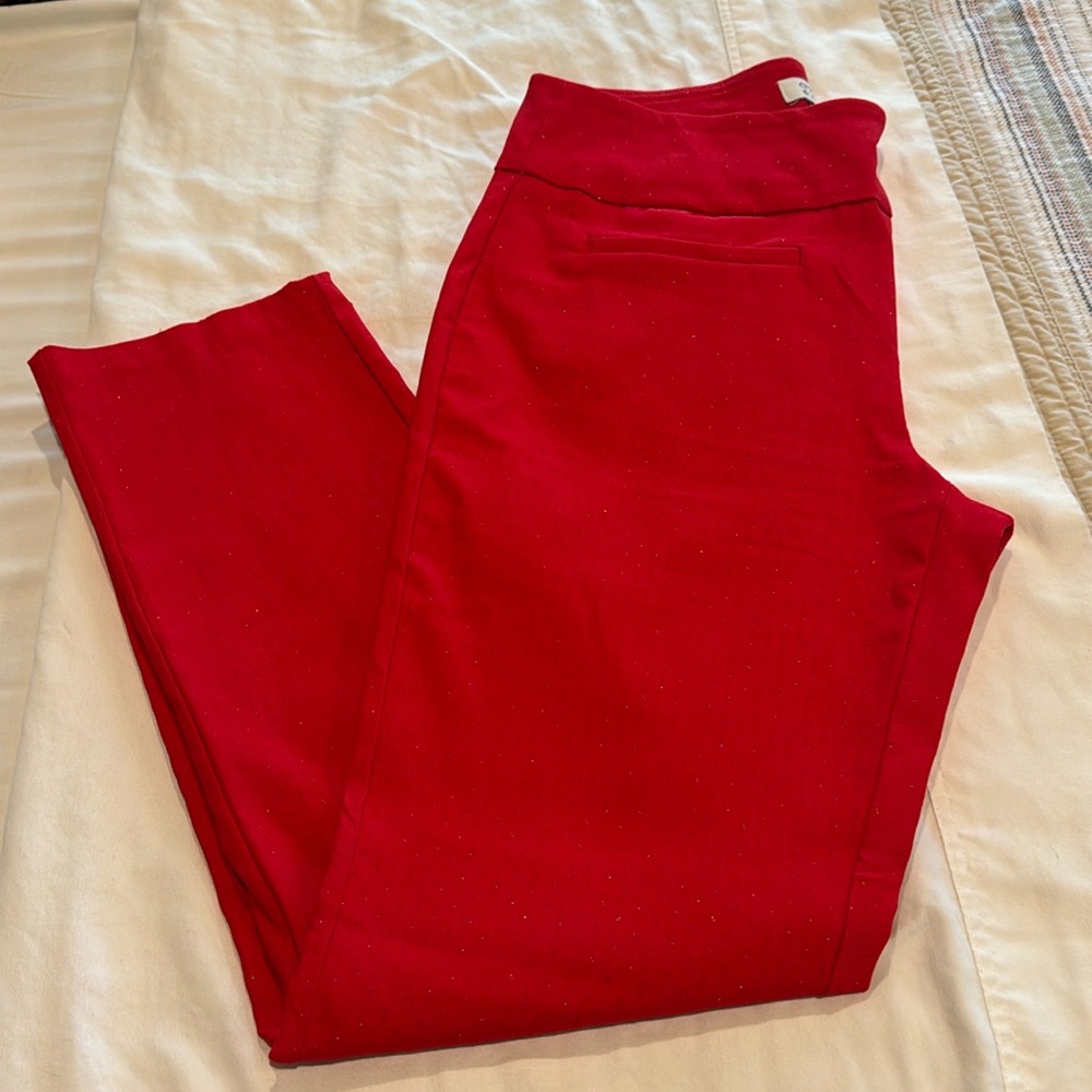 Red lightly sparkled dress pants. Perfect for Christmas!Crown & Ivy.  6P